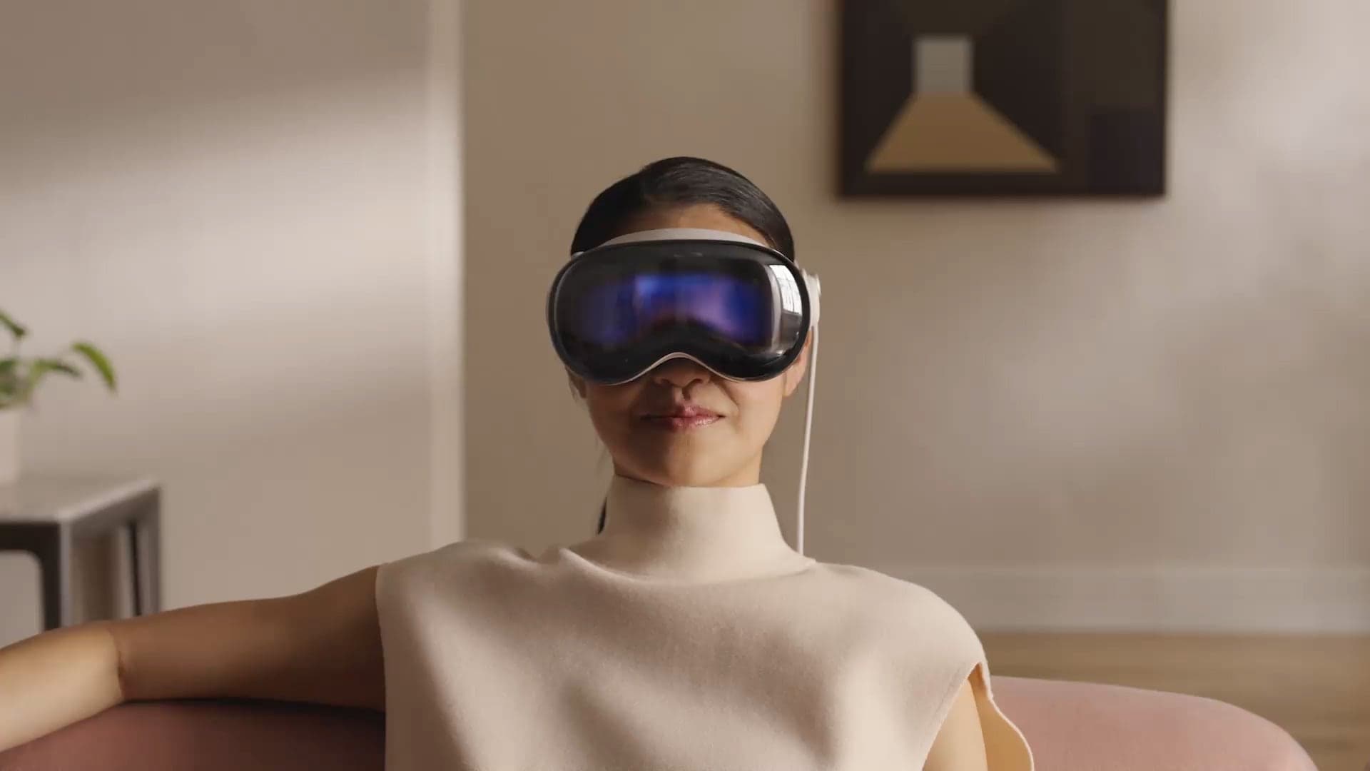 Person trägt die Apple Vision Pro – Spatial Computing kommt nach Deutschland