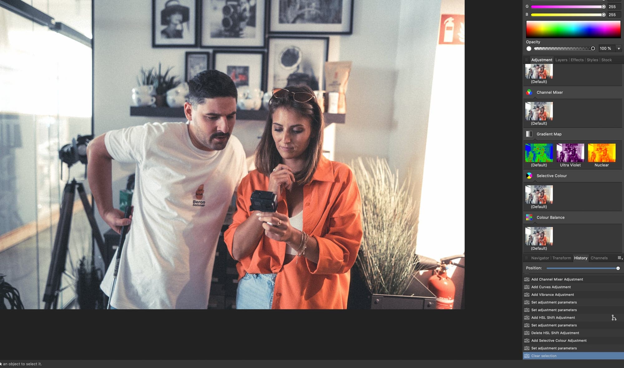 Nextly-solutions-Team bei einer Videoproduktion im Studio