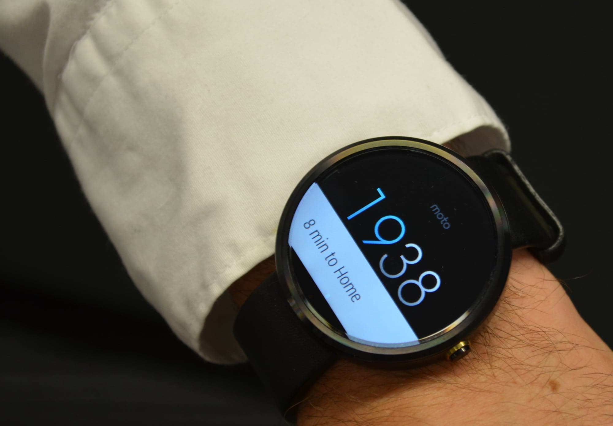 Smartwatch mit rundem Display am Handgelenk